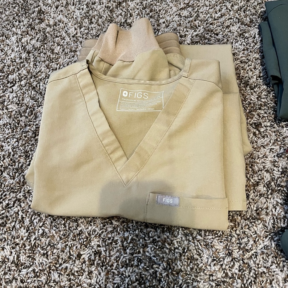 Figs Khaki Scrub Set